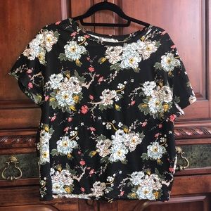 A cute floral shirt from Zara (fits like a large)